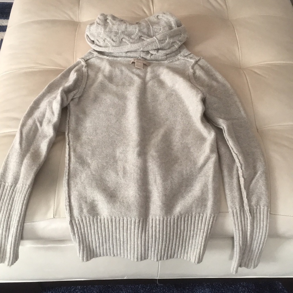 Grey 47% wool/8% cashmere sweater,  Italian yarn.